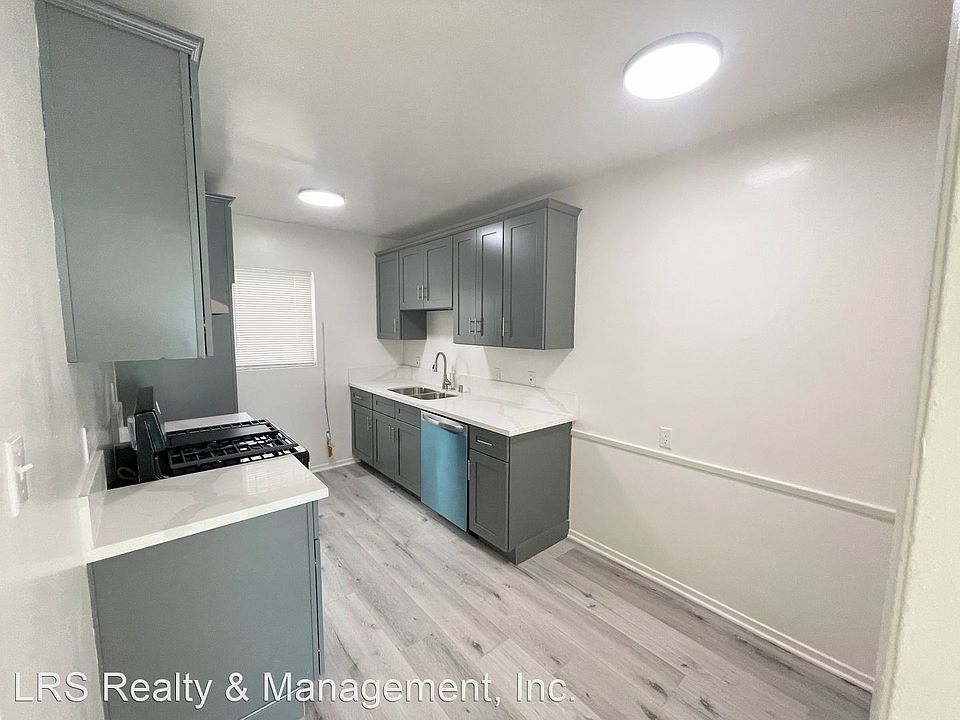 1st image of 5231 Roseland St APT 1