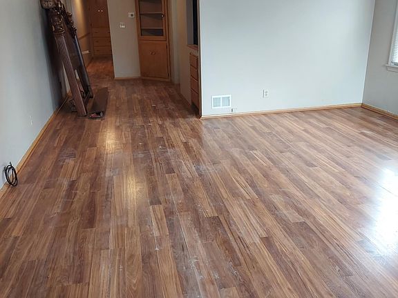 3rd image of 4925 Vincent Ave N #4927