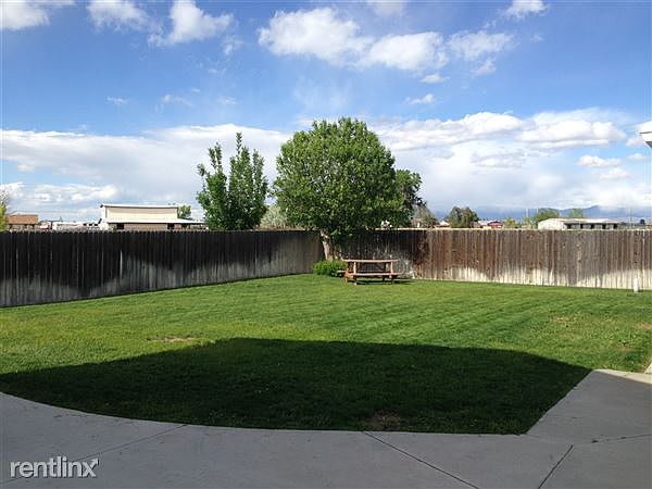 2nd image of 2728 N Rock Cliffs Ave