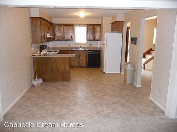 3rd image of 4543 NE Bell Ave