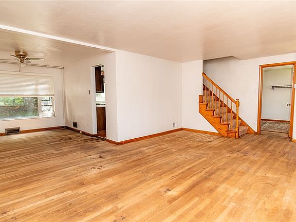 2nd image of 135 Spring Grove Rd