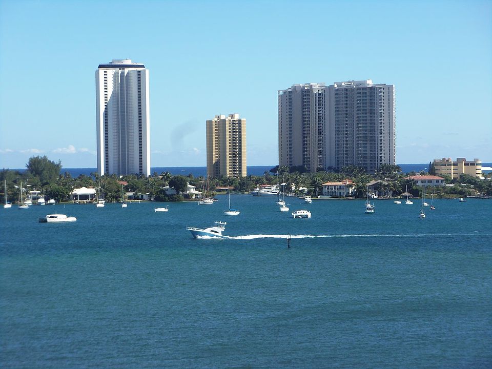 1st image of 3040 Lakeshore Drive #904