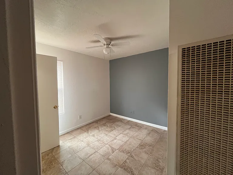 SAN MATEO SUITES — Photo 34