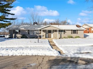 1165 Mint Springs Dr, Fairborn, OH 45324