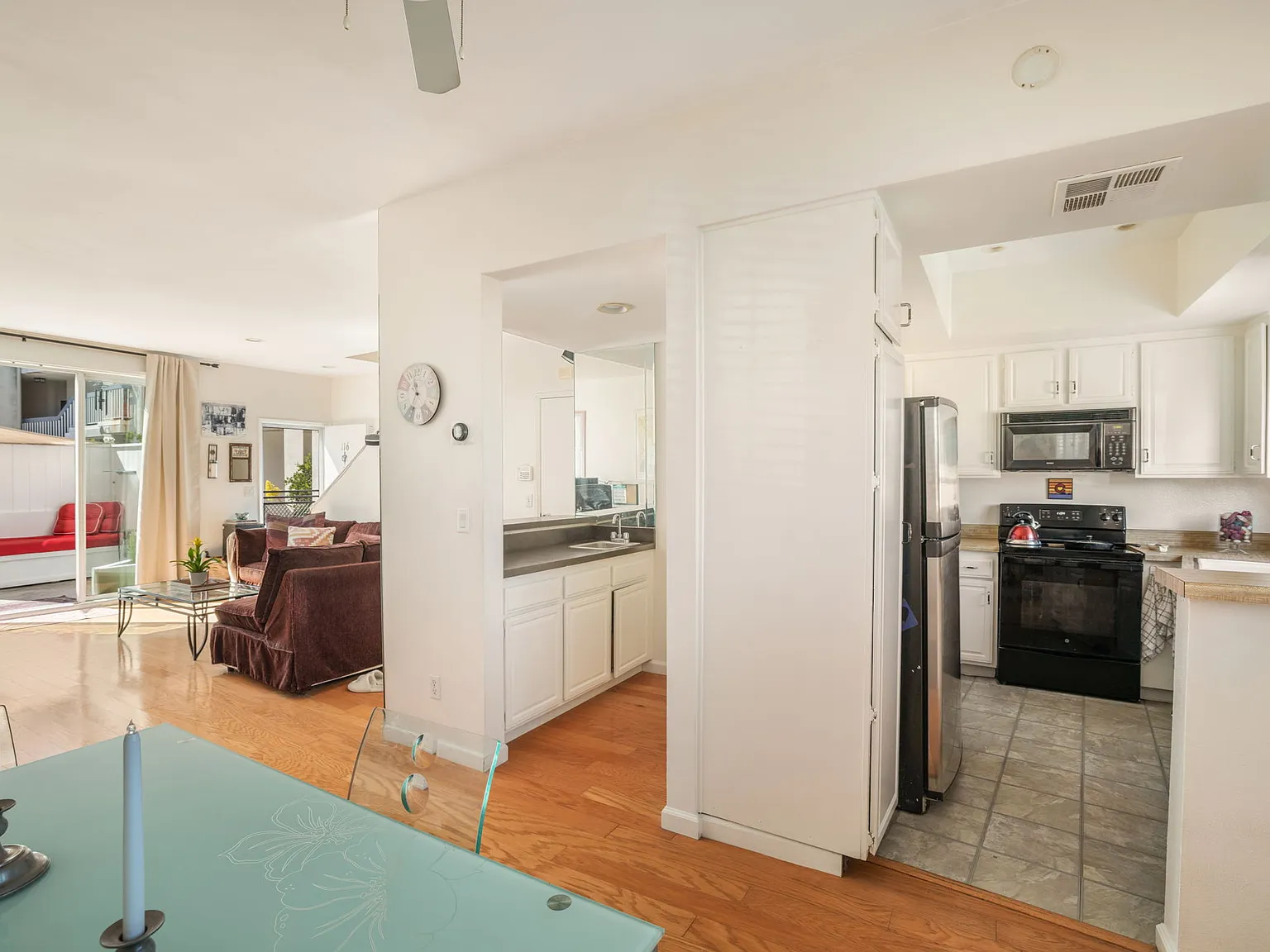 2 bed, 2.5 bath, 1165 sqft, $4,500 — Photo 4