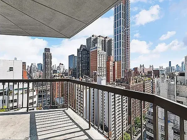 360 East 57th Street image 11 of 15