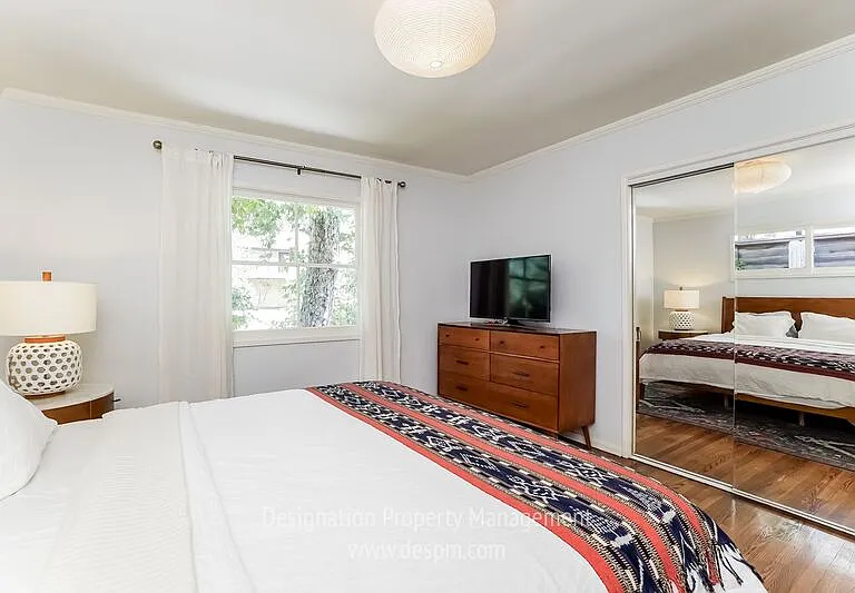 360 Glenullen Dr — Photo 16