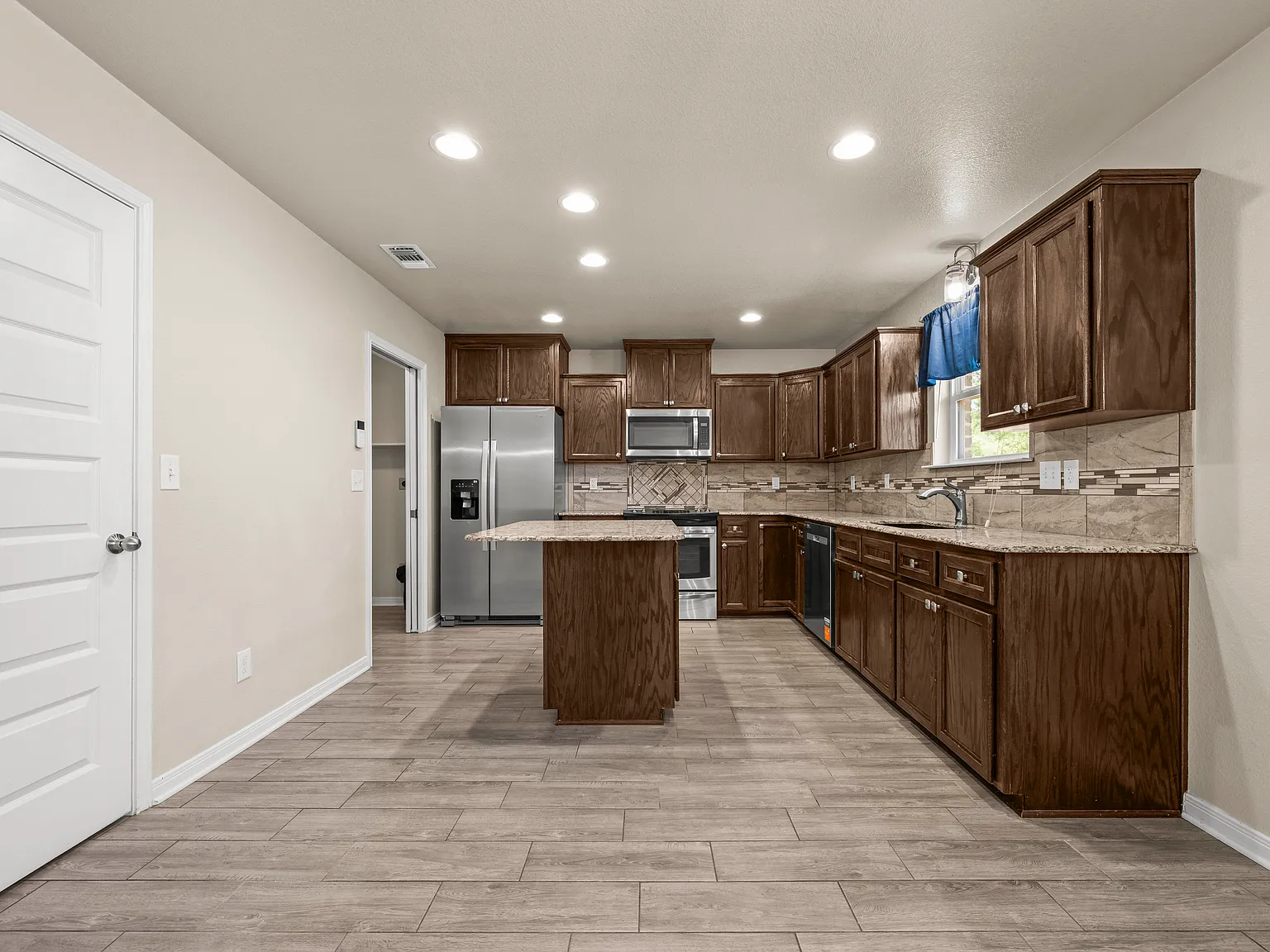 3 bed, 1522 sqft, $1,695 — Photo 2