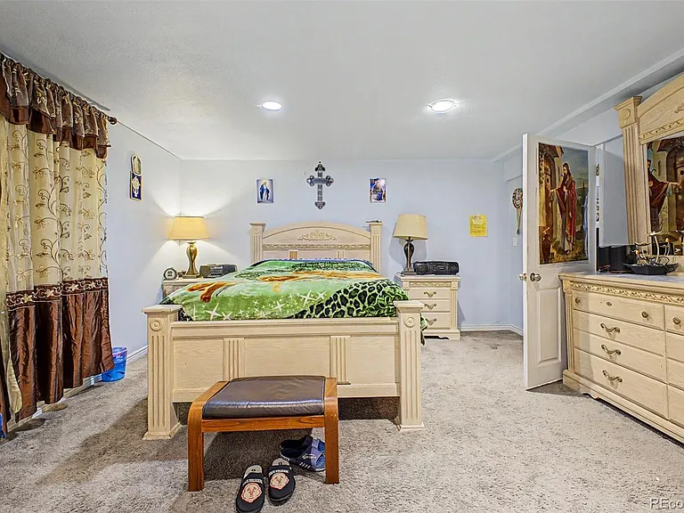 2757 S Salida St — Photo 38