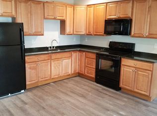 197 Everett St APT 3, Southbridge, MA 01550