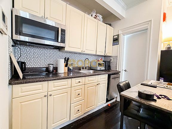 4th image of 38 Grand St APT 2E