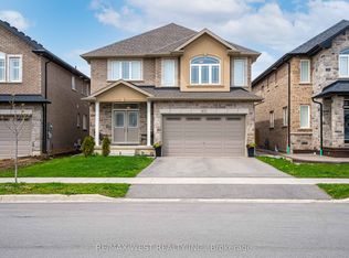 67 Robertson Rd, Hamilton, ON L9K0H7