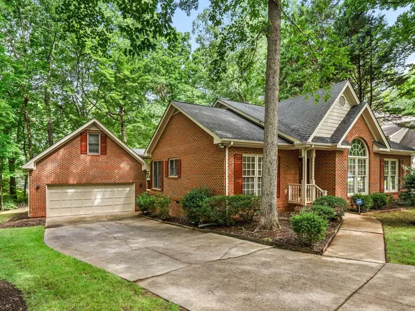 101 Turnberry Ln, Cary, NC 27518