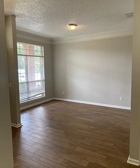 10574 Lake Hollow Ln — Photo 9