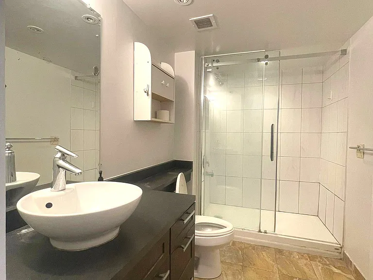 25 Maitland St #1502 — Photo 13
