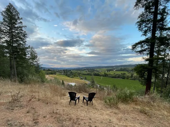 3210 W Dry Creek Road, Healdsburg, CA 95448