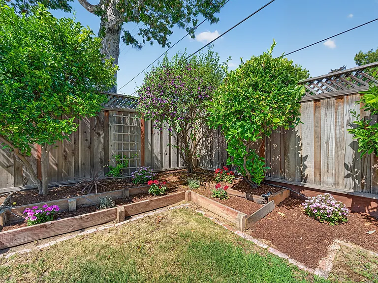366 Manchester Ave — Photo 45