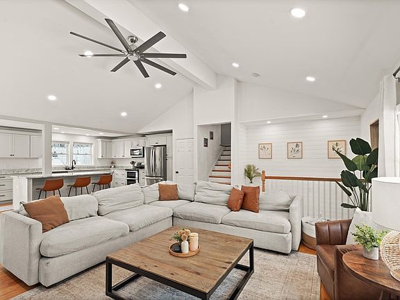 5th image of 20 Walker Rd