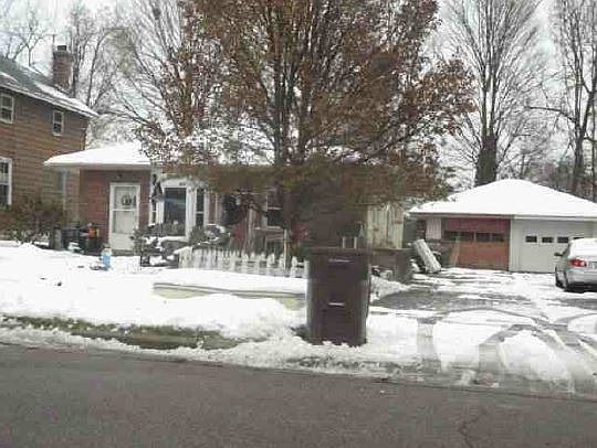 2nd image of 452 N Clinton St