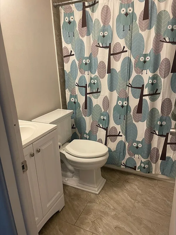 4 Bedroom 2 Bath — Photo 3