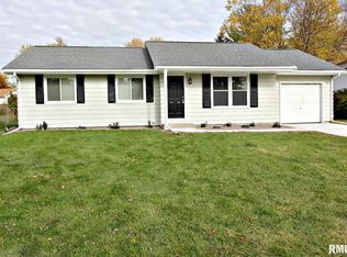 5927 W Sioux Trl, Peoria, IL 61607