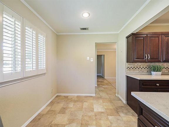 5th image of 1107 Larkspur Dr