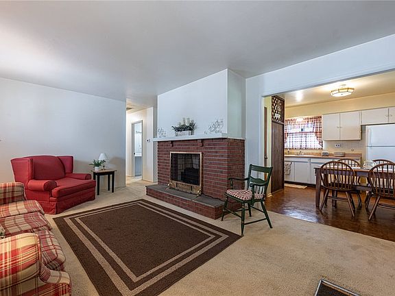 4th image of 1413 Huffman Ave
