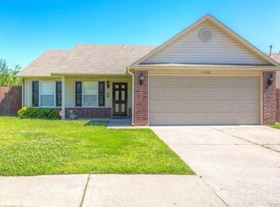 1406 Reavis Xing, Claremore, OK 74019