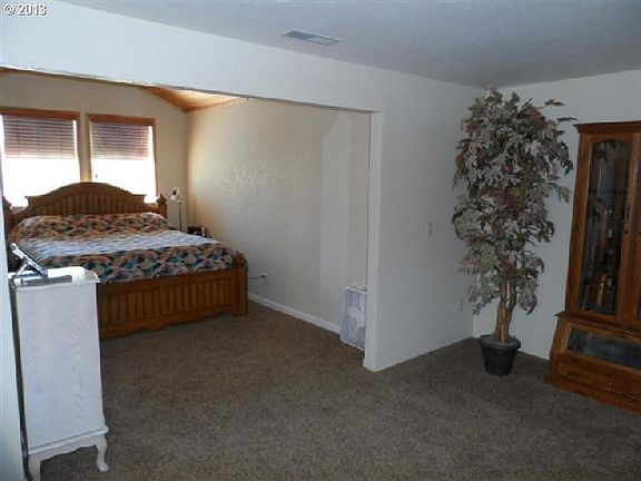 2nd image of 435 Teakwood Dr