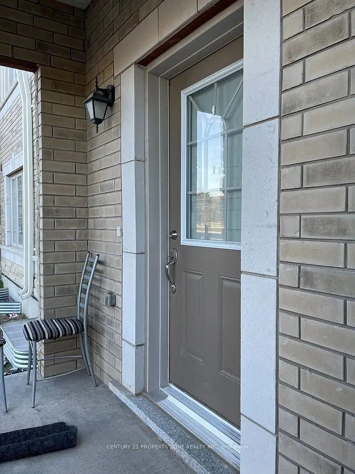 3 bed, $2,100 — Photo 1