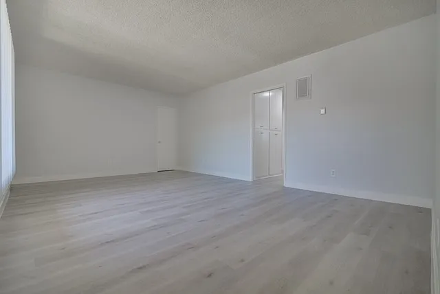 4060 Stevely Ave #19 — Photo 7