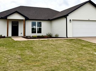 136 Garden Gate Dr, Three Way, TN 38343