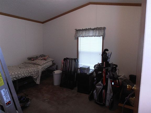 5th image of 13012 Leonard Ln