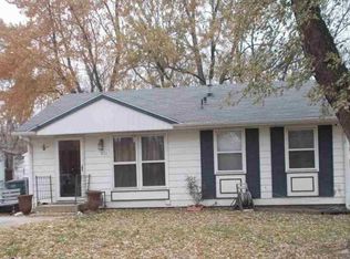 833 SE Eastgate Dr, Topeka, KS 66607