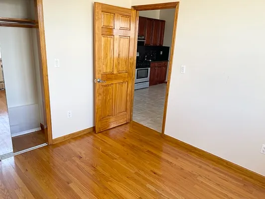 Rented by Capri Jet Realty Corp | media 10