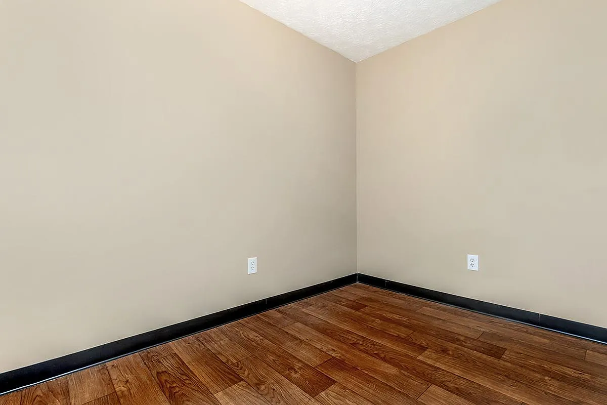 Green Meadow Apartments — Photo 3
