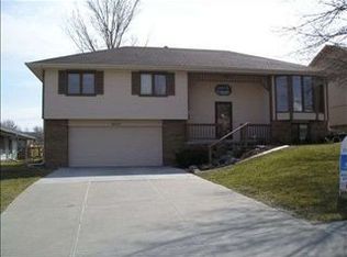 16017 N Cir, Omaha, NE 68135