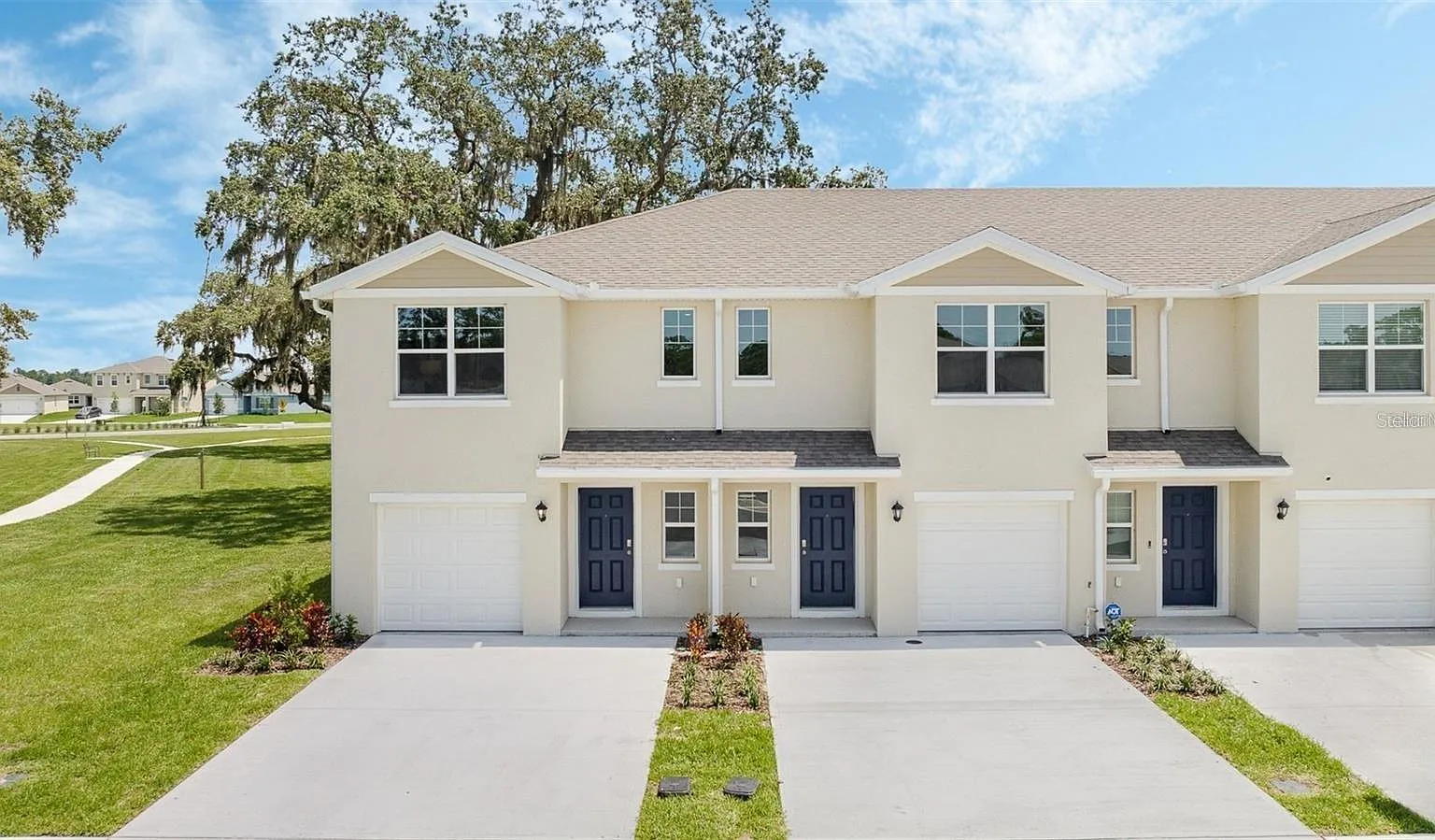 3 bed, 2.5 bath, 1463 sqft, $1,995 — Photo 1