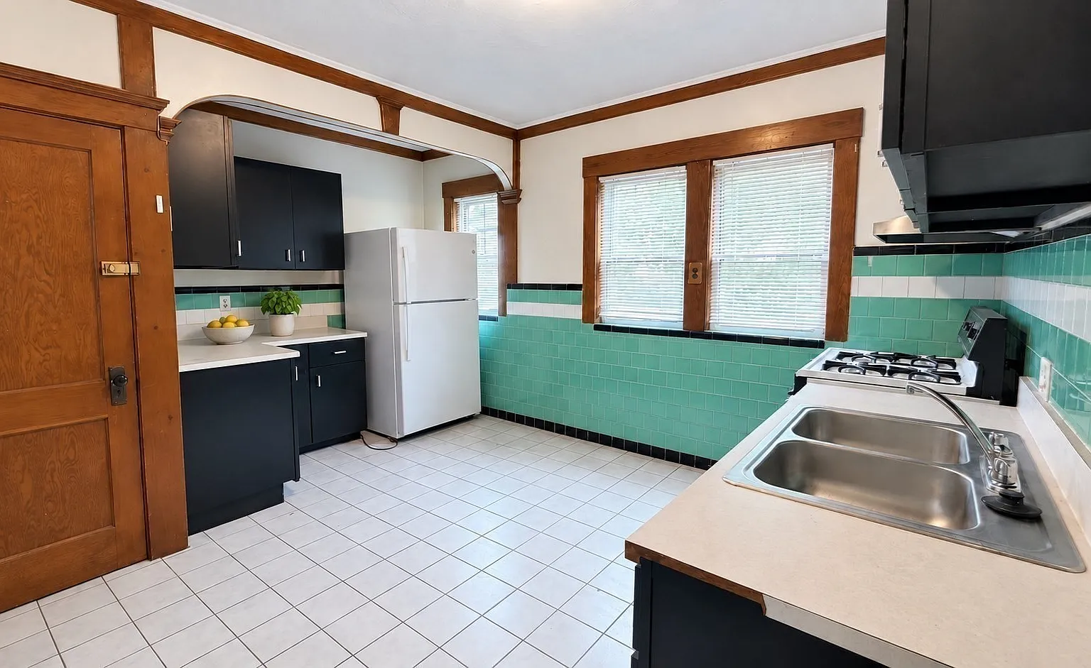 2 bed, 925 sqft, $2,500 — Photo 1
