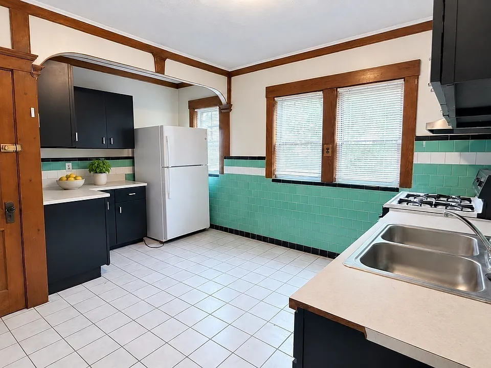 51 Dearborn St #1