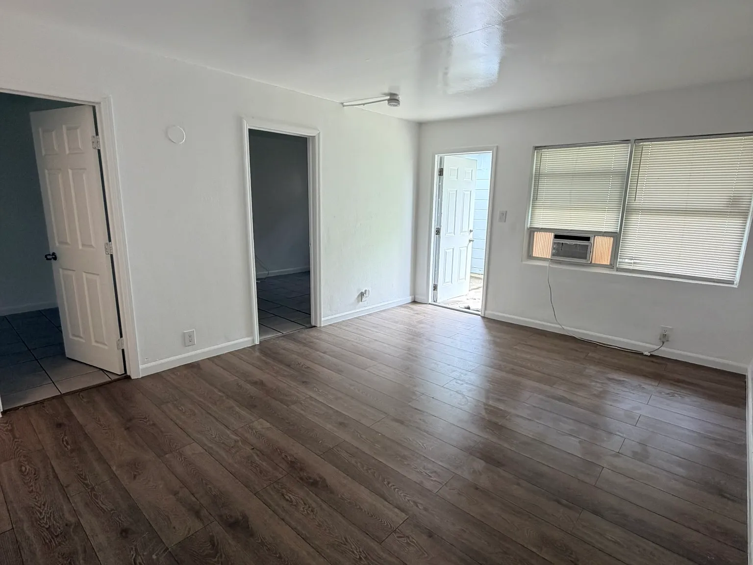 2 bed, $1,000 — Photo 4