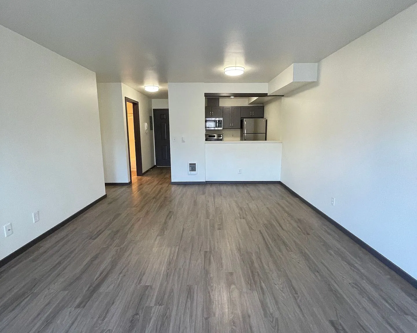 6040 Cali - Spacious 1 & 2 Units | Washer/Dryer | Private Balcony | Lots on Natural Light — Photo 4