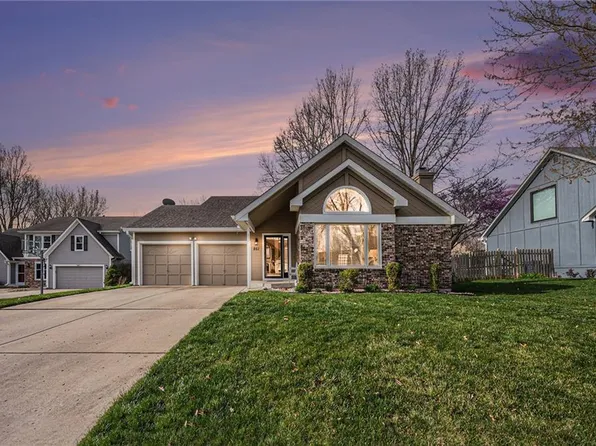 951 Ellis St, Liberty, MO 64068