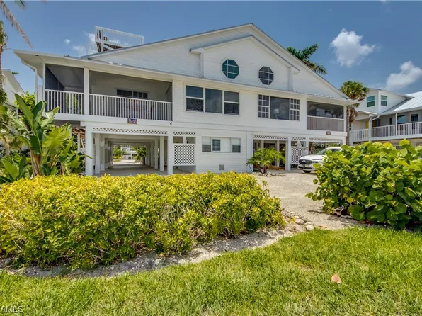 8221 Main St, Bokeelia, FL 33922