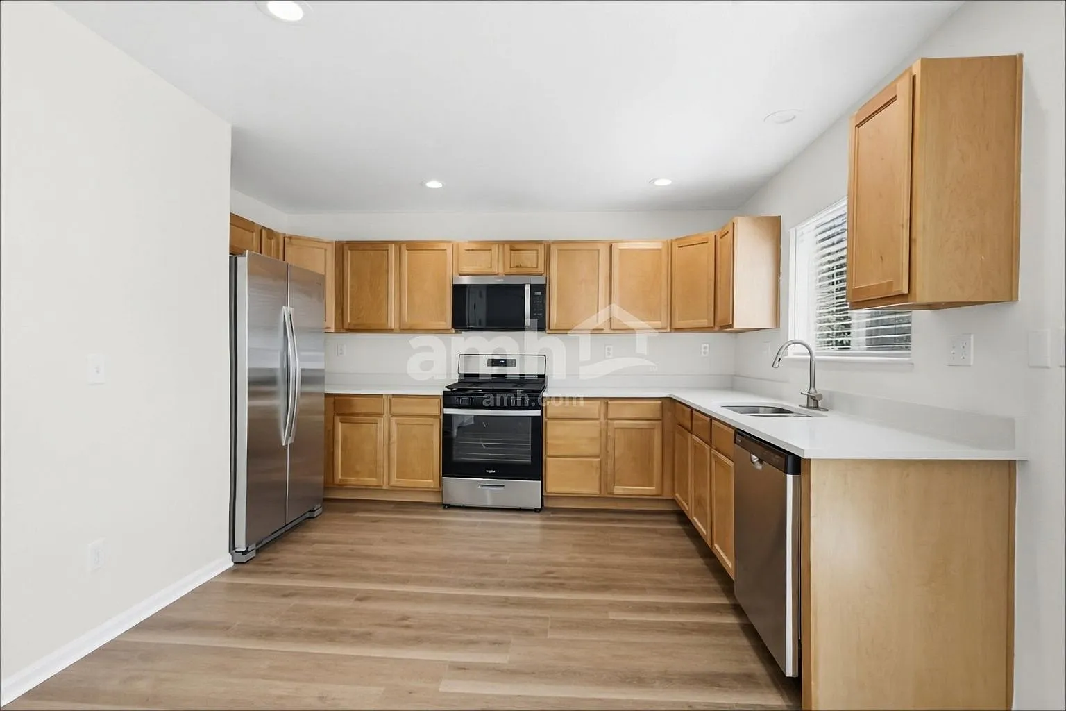 3 bed, 2.5 bath, 1527 sqft, $2,510 — Photo 4
