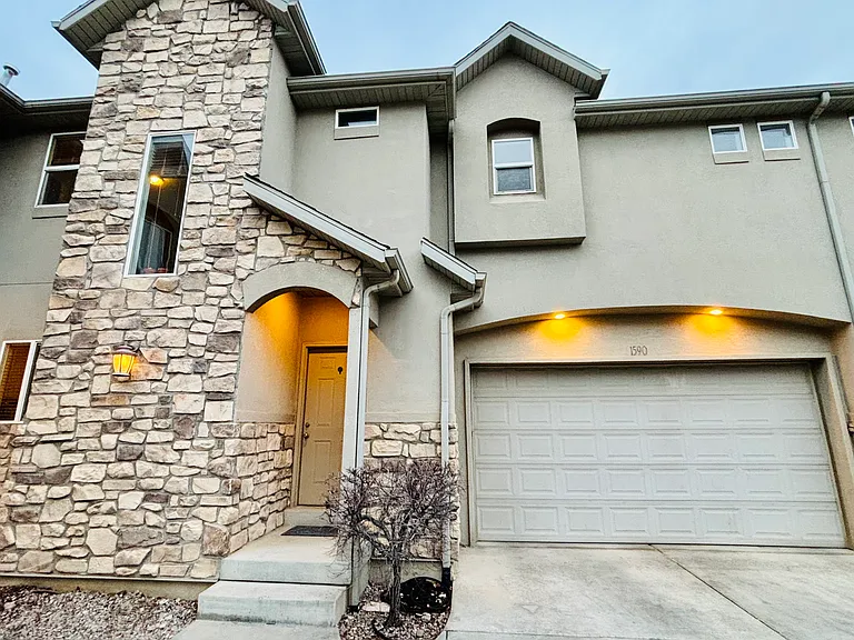 1590 Wynview Ln — Photo 20