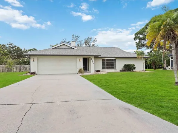 2267 Pine View Cir, Sarasota, FL 34231