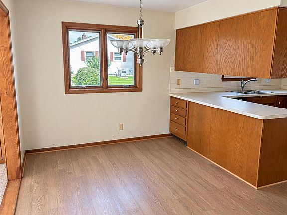 4th image of 2615 College Rd