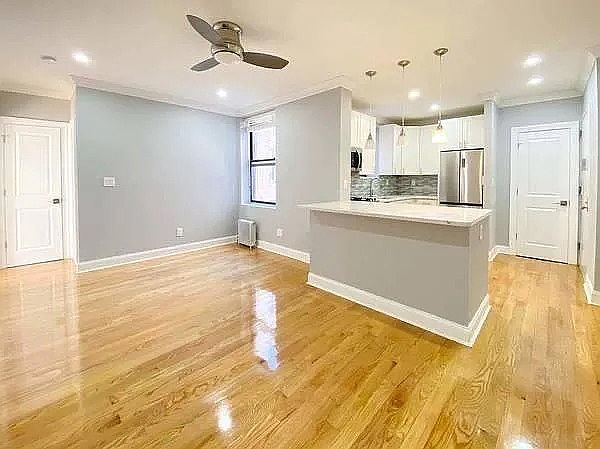 2nd image of 8 Fordham Hill Oval APT 6H