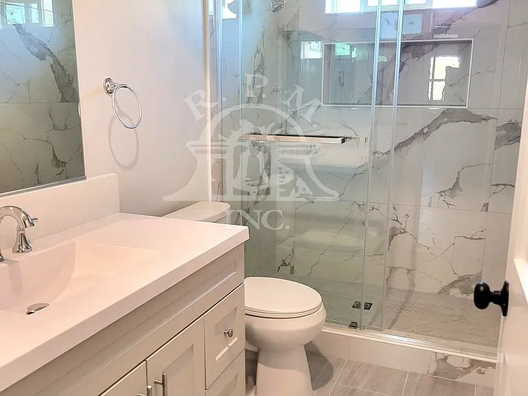 13872-13874 Saranac Dr — Photo 19